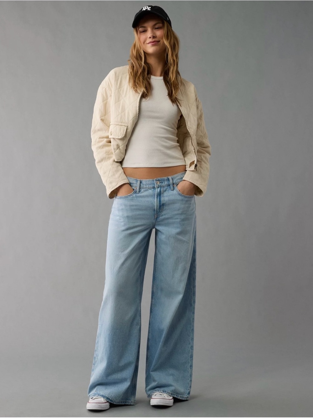 NWT American Eagle Low Rise Baggy Ultra Wide Leg Jean Light Aglow Size 6 Long